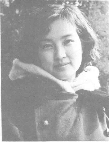 宣传队时期穿军装的刘晓庆